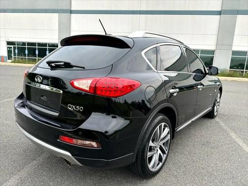 2017 INFINITI QX50 Base