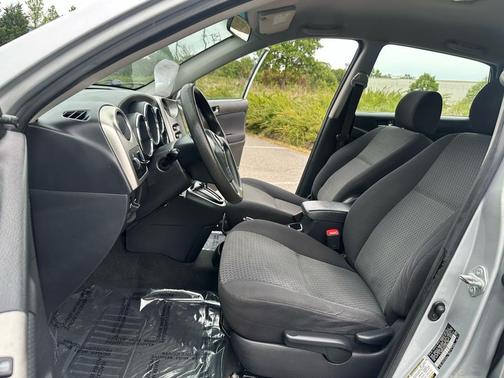 2007 Toyota Matrix Base