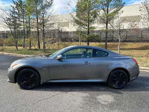 2014 INFINITI Q60 Base