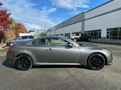 2014 INFINITI Q60 Base