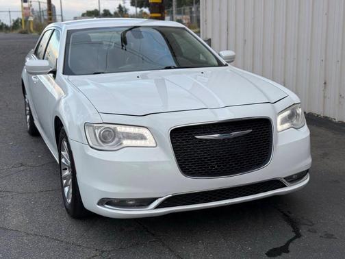 White 2016 Chrysler 300 Limited