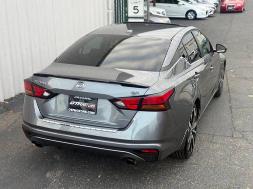 2021 Nissan Altima 2.0 SR