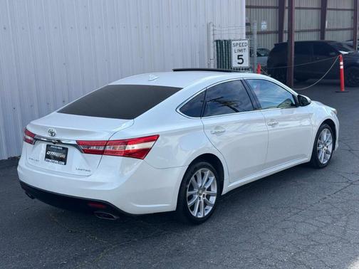 White 2015 Toyota Avalon Limited