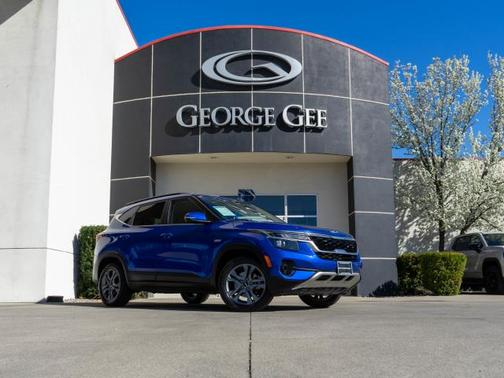 Blue 2023 Kia Seltos S