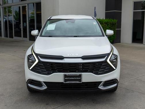 White 2025 Kia Sportage Hybrid LX