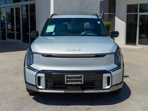 Ivory Silver Matte 2024 Kia EV9 GT-LINE