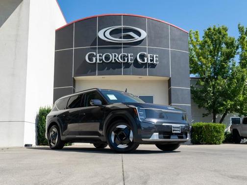Gray 2024 Kia EV9 WIND