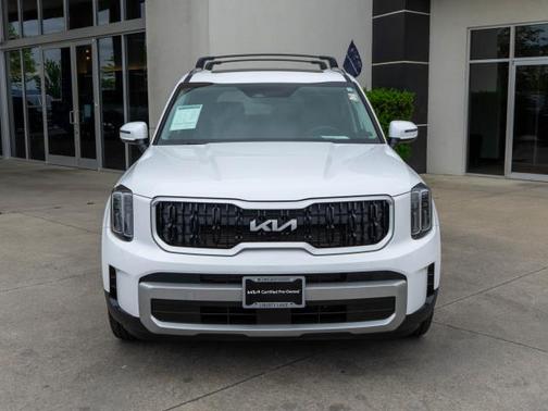 White 2024 Kia Telluride EX