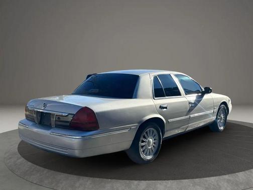 2009 Mercury Grand Marquis LS Sedan 4D