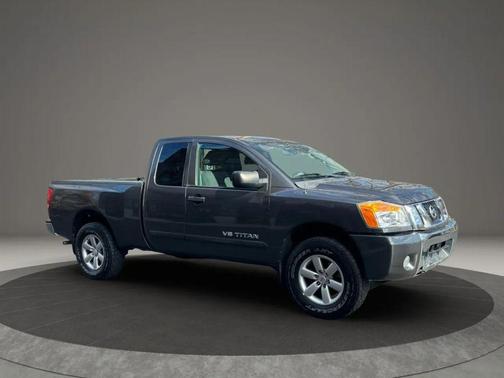 2011 Nissan Titan SV