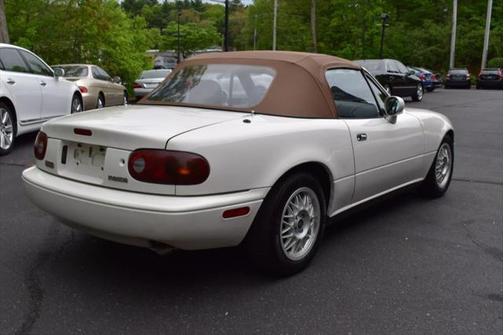 1995 Mazda MX-5 Miata Convertible 2D