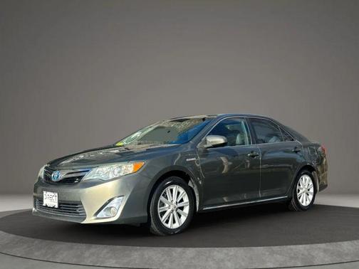 Gray 2012 Toyota Camry Hybrid XLE Sedan