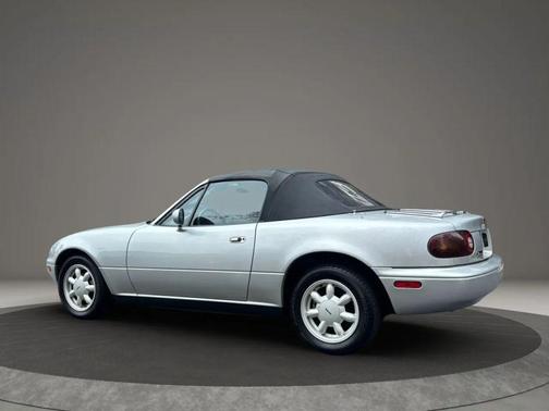 Silver 1990 Mazda MX-5 Miata 2D Convertible