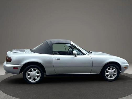 Silver 1990 Mazda MX-5 Miata 2D Convertible