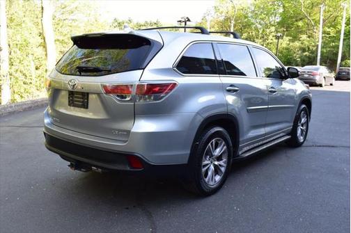 2016 Toyota Highlander LE