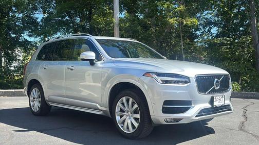 2017 Volvo XC90 T6 Momentum