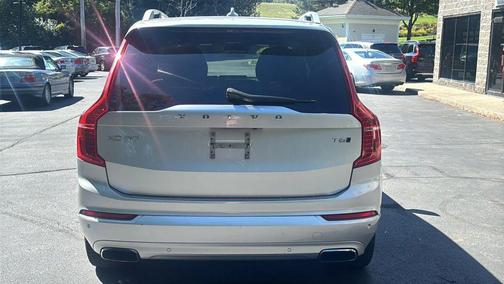 2017 Volvo XC90 T6 Momentum