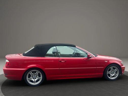 2005 BMW 330 330Ci Convertible 2D