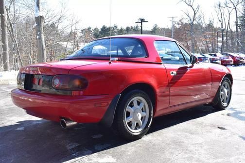 1991 Mazda MX-5 Miata Base 2D Convertible