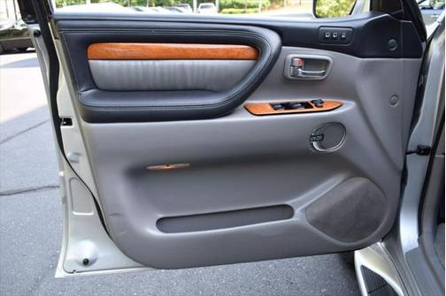 2006 Lexus LX 470 Base