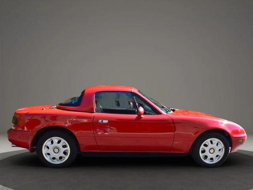 1990 Mazda MX-5 Miata 2D Convertible