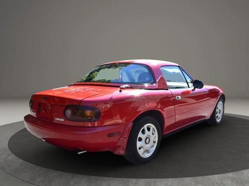 1990 Mazda MX-5 Miata 2D Convertible
