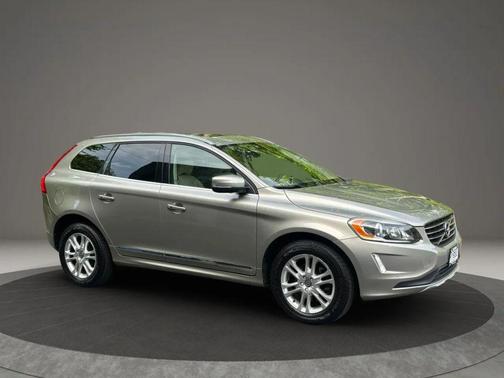 Seashell Metallic 2016 Volvo XC60 T5 Drive-E Premier