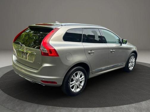 Seashell Metallic 2016 Volvo XC60 T5 Drive-E Premier