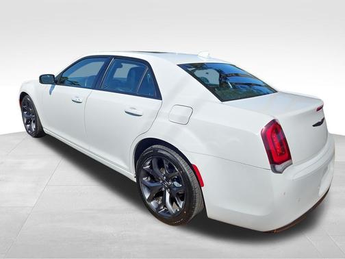 2023 Chrysler 300 S
