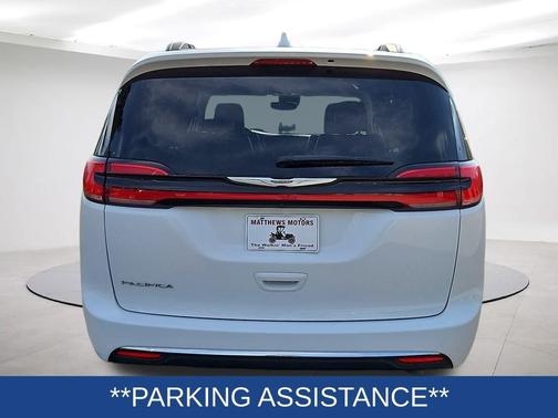 2022 Chrysler Pacifica Touring-L