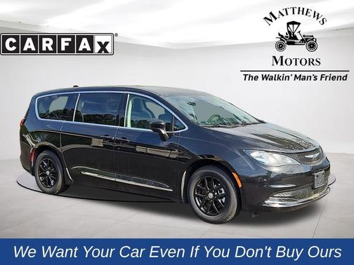 2023 Chrysler Voyager LX