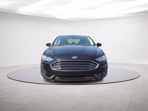 Photo 2 of 30 of 2020 Ford Fusion SE