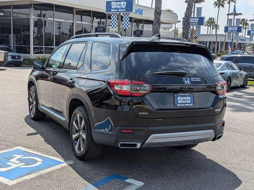 2025 Honda Pilot Touring 8-Passenger