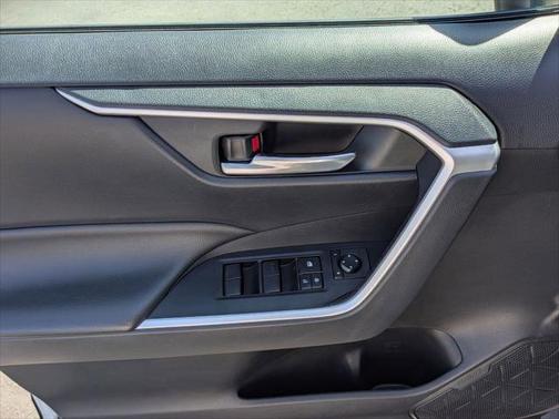 2019 Toyota RAV4 Hybrid XLE