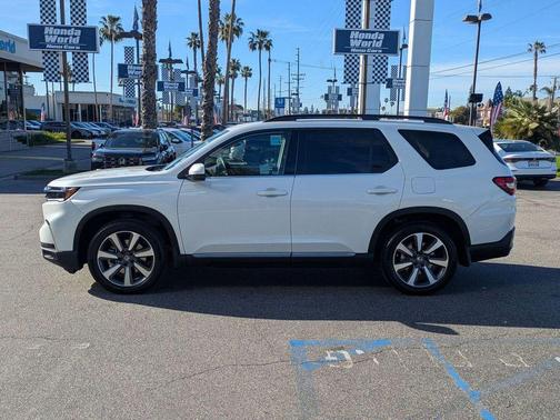 2025 Honda Pilot Touring 8-Passenger