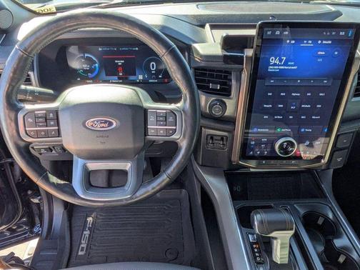 2023 Ford F-150 Lightning LARIAT