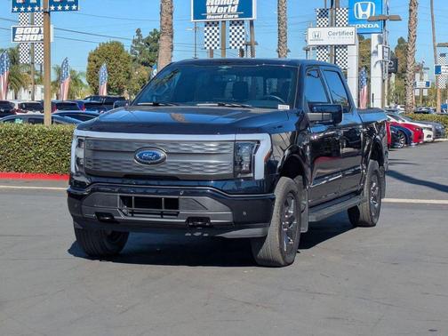 2023 Ford F-150 Lightning LARIAT