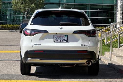 Platinum White Pearl 2024 Honda HR-V 2WD Sport