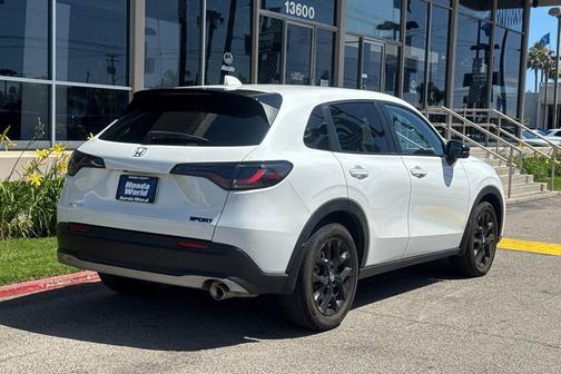 Platinum White Pearl 2024 Honda HR-V 2WD Sport