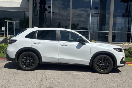 Platinum White Pearl 2024 Honda HR-V 2WD Sport