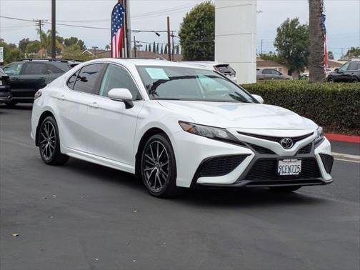 2022 Toyota Camry SE