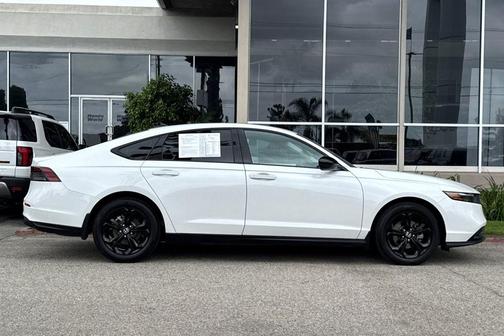 Platinum White Pearl 2025 Honda Accord SE