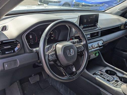 2023 Honda Pilot AWD Sport