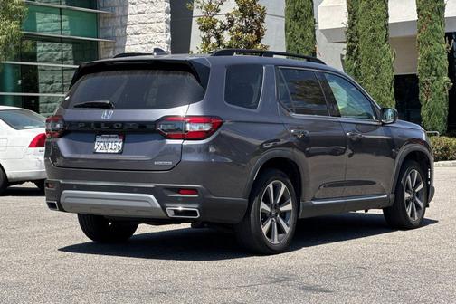 Modern Steel 2023 Honda Pilot Touring 8-Passenger