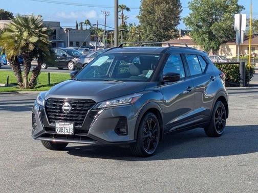2023 Nissan Kicks SR