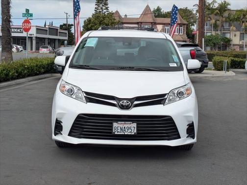 2018 Toyota Sienna LE