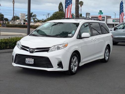 2018 Toyota Sienna LE