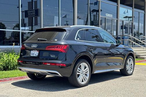 Black Metallic 2018 Audi Q5 2.0T Tech Premium