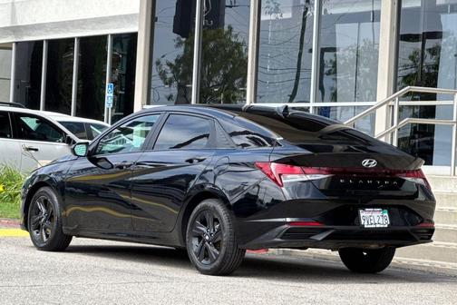Phantom Black 2021 Hyundai ELANTRA SEL