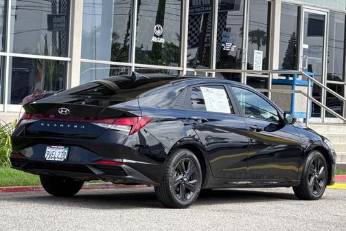 Phantom Black 2021 Hyundai ELANTRA SEL